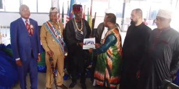 Commission Vérité, Réconciliation et Cohésion nationale :  l’Archevêque Dodo Israël Kamba s’entretient avec les autorités coutumières