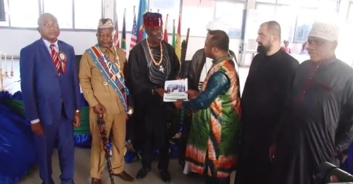 Commission Vérité, Réconciliation et Cohésion nationale :  l’Archevêque Dodo Israël Kamba s’entretient avec les autorités coutumières