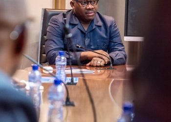 Relations entre Kinshasa et les provinces de la RDC : Guy Loando reçoit le rapport final de la COPAP et réaffirme sa vision pour consolider les institutions provinciales