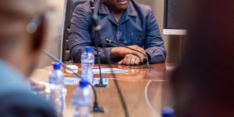 Relations entre Kinshasa et les provinces de la RDC : Guy Loando reçoit le rapport final de la COPAP et réaffirme sa vision pour consolider les institutions provinciales