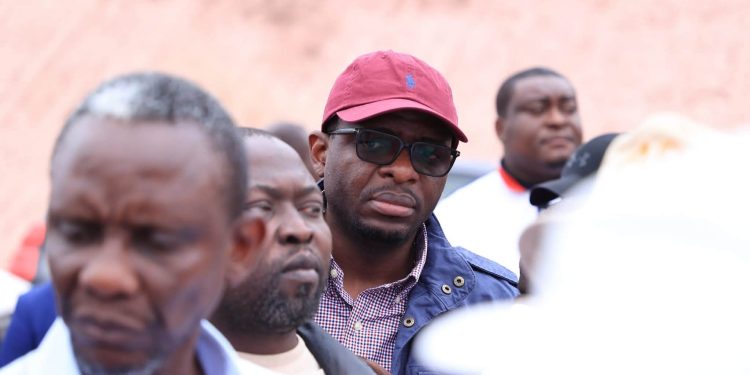 Kinshasa : Le député Erick Tshikuma et l’Assemblée nationale évaluent l’avancement des rocades sud-ouest et sud-est