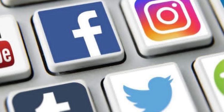 Fizi-Baraka : journalistes et défenseurs des droits humains bientôt équipés de téléphones satellitaires