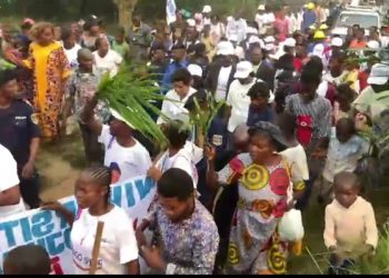 Kwilu : Marie-Ange Lukiana mobilise la population de Djuma et renforce son appui au développement locale 
