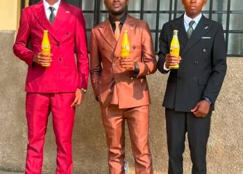 Kasaï Central : trois étudiants de l’UKA lancent un projet de production de jus d’ananas 100 % naturel
