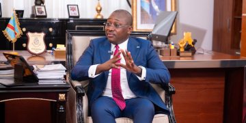 Relations avec le Parlement : une année de réformes et d’initiatives sous Guy Loando Mboyo
