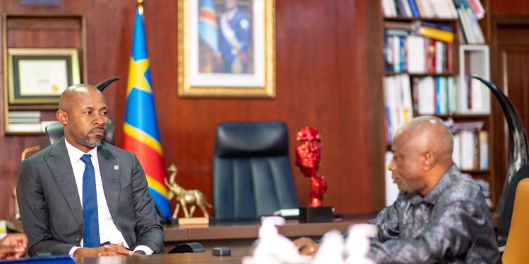 Presse écrite en RDC : Patrick Muyaya réaffirme l’engagement du Gouvernement pour sa modernisation