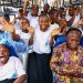 Éducation-Kinshasa : Tshisekedi dote le Lycée Monseigneur Shaumba de deux bus et 100 ordinateurs