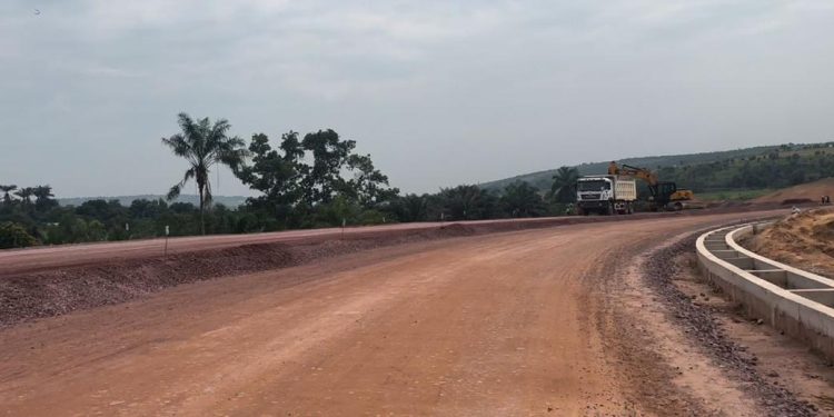 RN1 à N’Djili : les travaux de réhabilitation s’accélèrent à l’approche des pluies